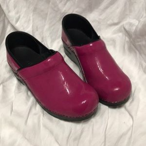 Hot pink Sanitas